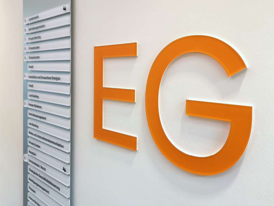 innenleitsystem_wegweisung-etagenkennzeichnung_volksbank_06